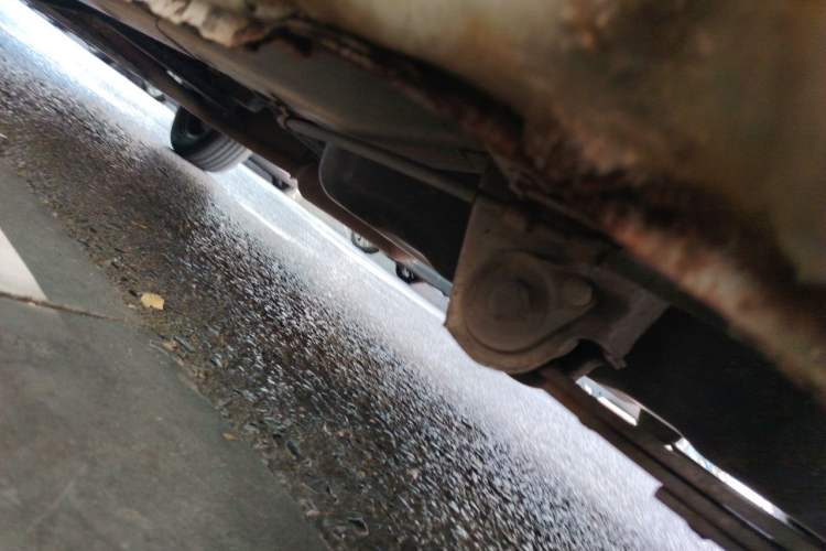 Used BAIC Weiwang M20 2014 1.5L practical type BJ415A Chassis Rear Left