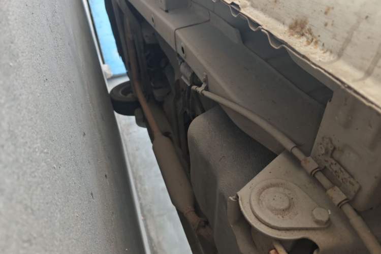 Used BAIC Weiwang M20 2014 1.5L Basic Version BJ415B Chassis Rear Left