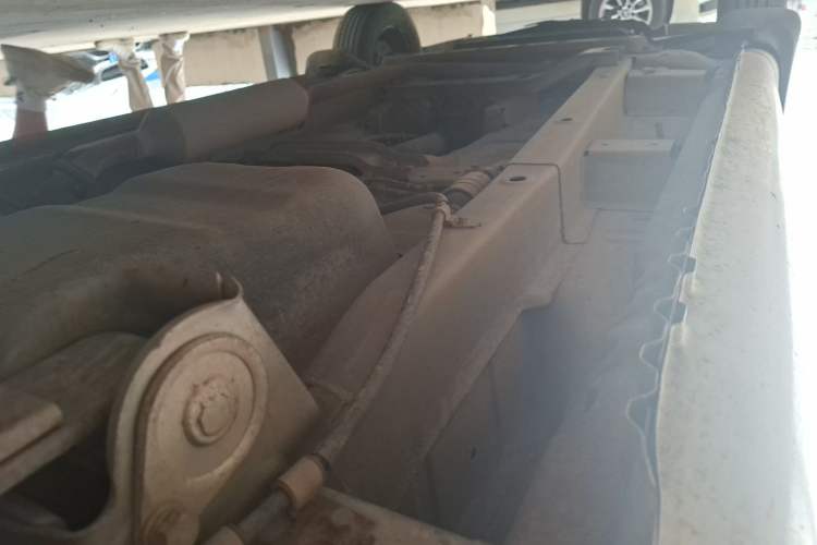 Used BAIC Weiwang M20 2014 1.5L practical type BJ415A Chassis Rear Left