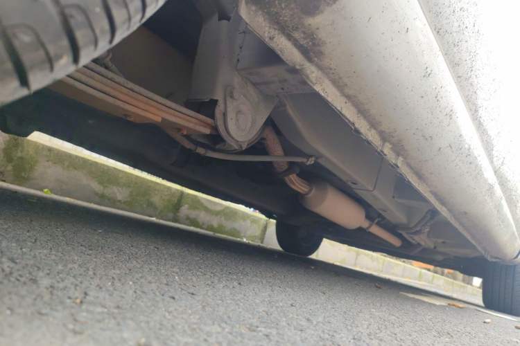 Used BAIC Weiwang M20 2014 1.5L practical type BJ415A Chassis Rear Right