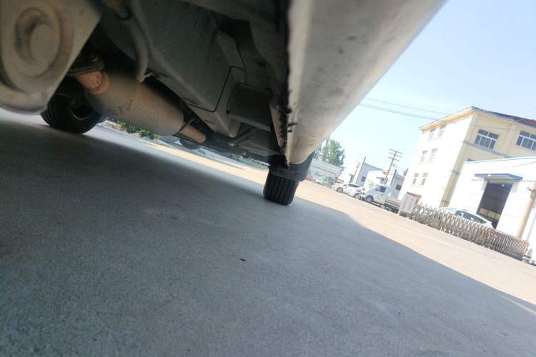 Used BAIC Weiwang M20 2014 1.5L Basic Version BJ415B Chassis Rear Right