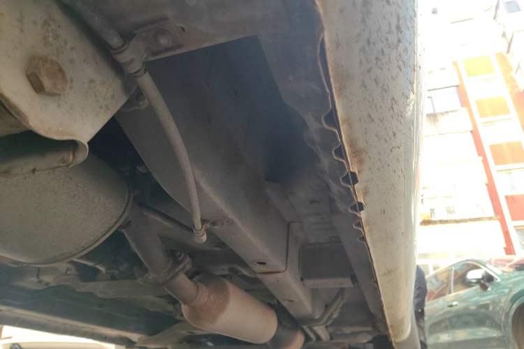 Used BAIC Weiwang M20 2014 1.5L Comfort Version BJ415B Chassis Rear Right