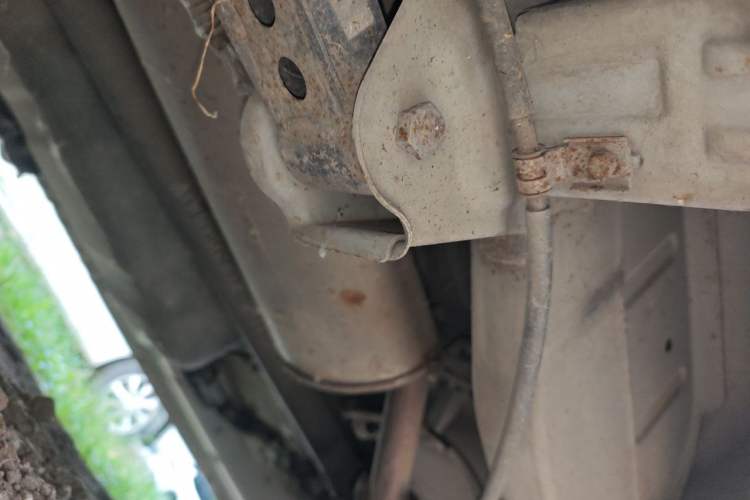 Used BAIC Weiwang M20 2014 1.5L Comfort version DAM15DL Chassis Rear Right