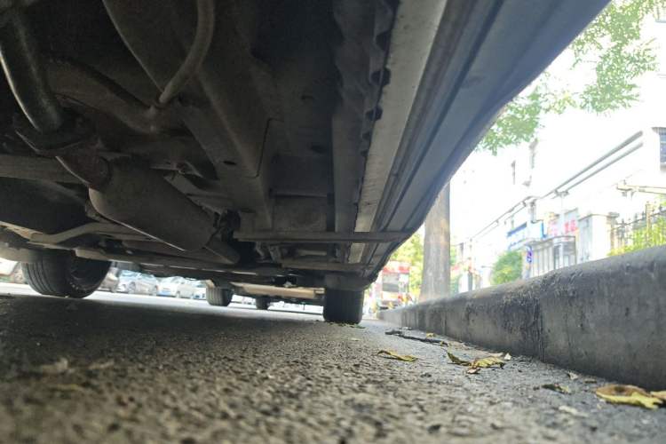 Used BAIC Weiwang M20 2014 1.5L practical type BJ415A Chassis Rear Right