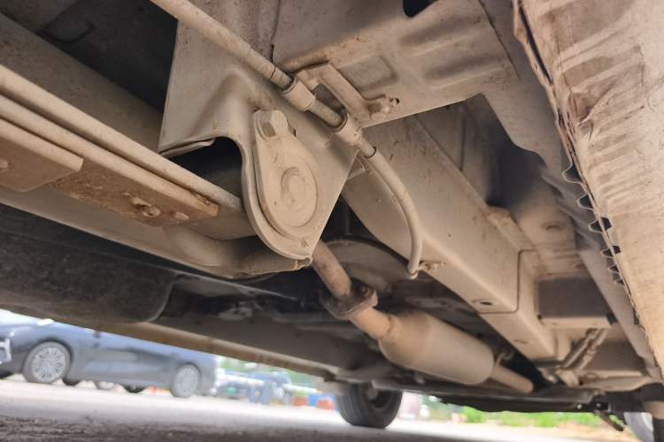 Used BAIC Weiwang M20 2014 1.5L practical type BJ415A Chassis Rear Right