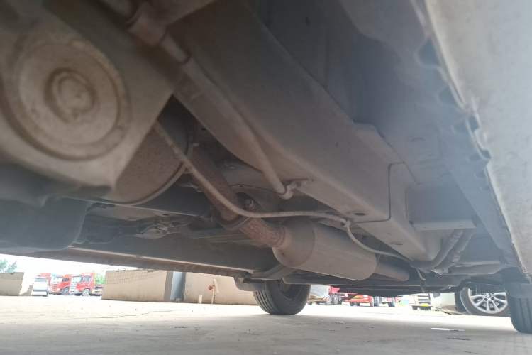 Used BAIC Weiwang M20 2014 1.5L practical type BJ415A Chassis Rear Right