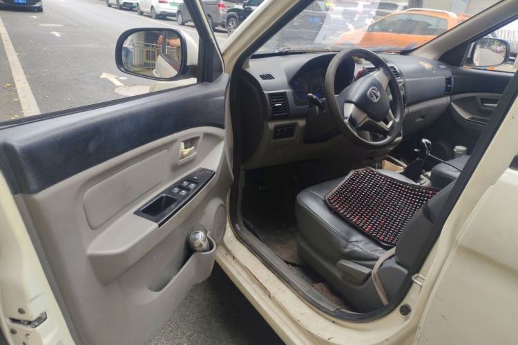 Used BAIC Weiwang M20 2014 1.5L practical type BJ415A Driver Seat