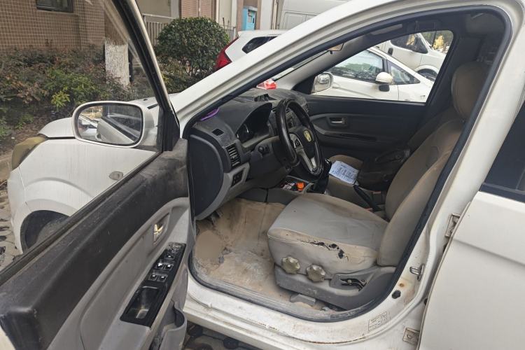 Used BAIC Weiwang M20 2014 1.5L practical type BJ415A Driver Seat