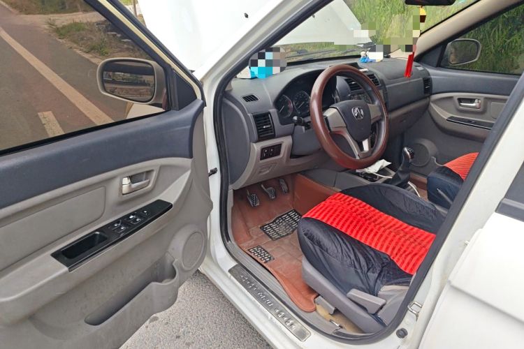 Used BAIC Weiwang M20 2014 1.5L practical type BJ415A Driver Seat