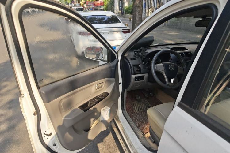 Used BAIC Weiwang M20 2014 1.5L practical type BJ415A Driver Seat
