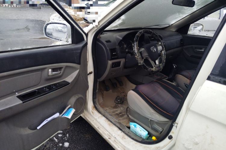 Used BAIC Weiwang M20 2014 1.5L Basic Version DAM15DL Driver Seat