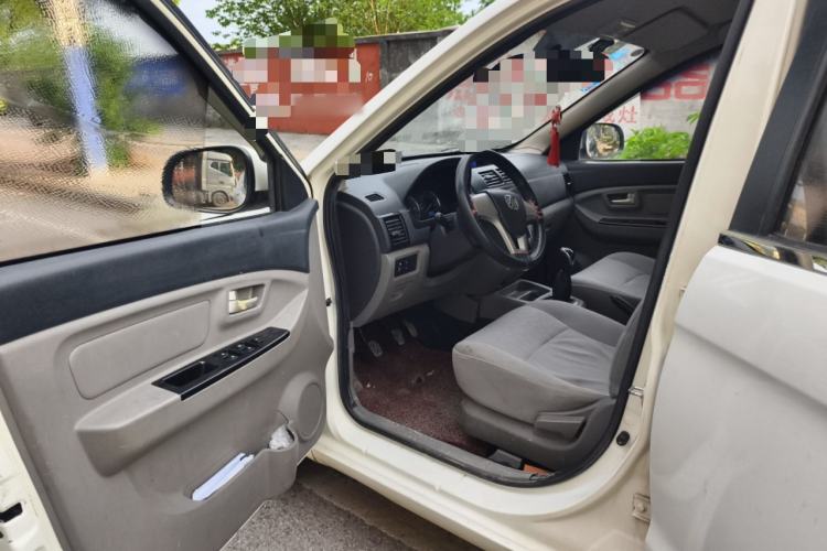 Used BAIC Weiwang M20 2014 1.5L practical type BJ415A Driver Seat