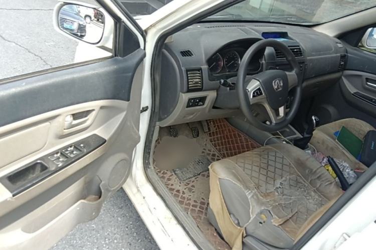 Used BAIC Weiwang M20 2014 1.5L Comfort Version BJ415B Driver Seat
