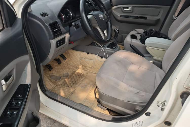 Used BAIC Weiwang M20 2014 1.5L Standard DAM15DL Driver Seat