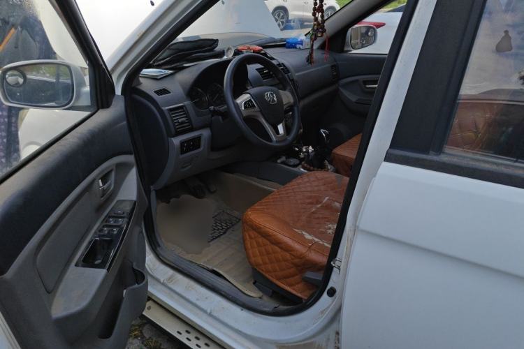 Used BAIC Weiwang M20 2014 1.5L Comfort Version BJ415B Driver Seat
