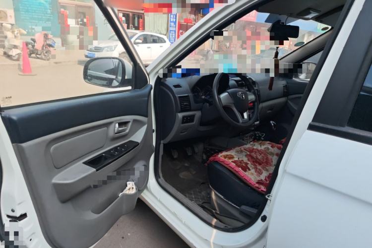 Used BAIC Weiwang M20 2014 1.5L practical type BJ415A Driver Seat