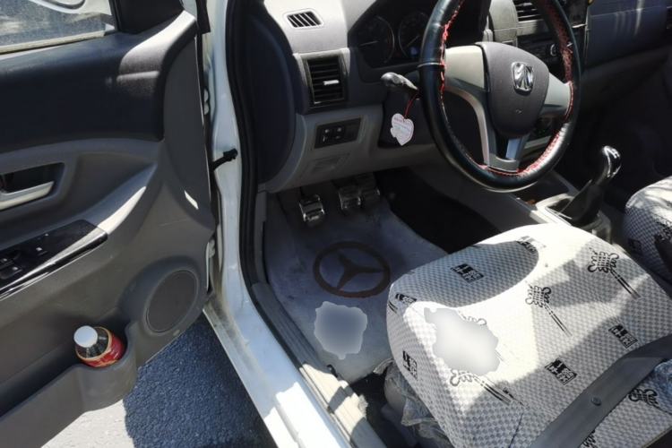 Used BAIC Weiwang M20 2014 1.5L Basic Version BJ415B Driver Seat