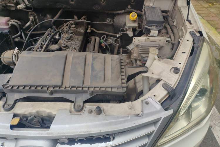 Used BAIC Weiwang M20 2014 1.5L practical type BJ415A Engine Bay Left