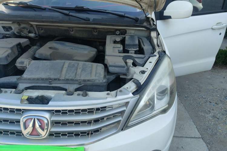 Used BAIC Weiwang M20 2014 1.5L Basic Version BJ415B Engine Bay Left