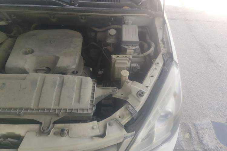 Used BAIC Weiwang M20 2014 1.5L Luxury DAM15DL Engine Bay Left