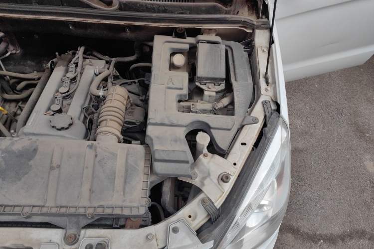 Used BAIC Weiwang M20 2014 1.5L Comfort Version BJ415B Engine Bay Left