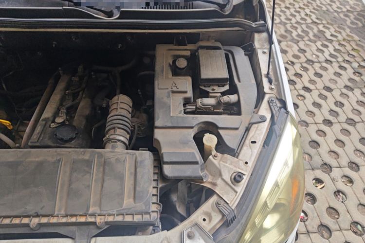 Used BAIC Weiwang M20 2014 1.5L practical type BJ415A Engine Bay Left