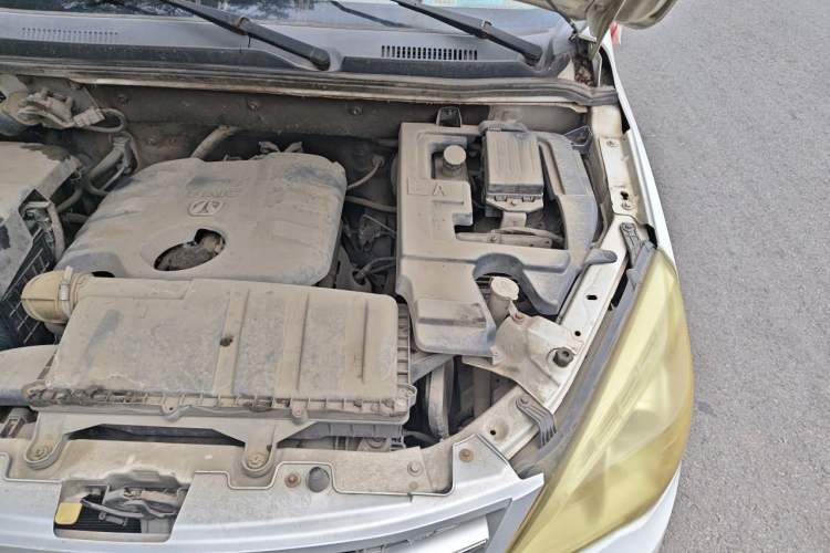 Used BAIC Weiwang M20 2014 1.5L practical type BJ415A Engine Bay Left
