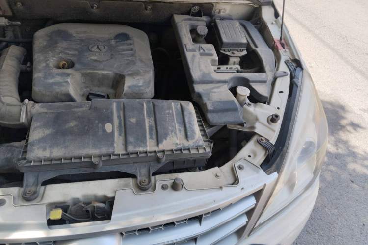 Used BAIC Weiwang M20 2014 1.5L Basic Version DAM15DL Engine Bay Left