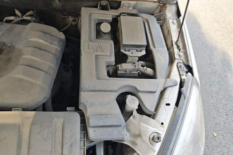 Used BAIC Weiwang M20 2014 1.5L practical type BJ415A Engine Bay Left