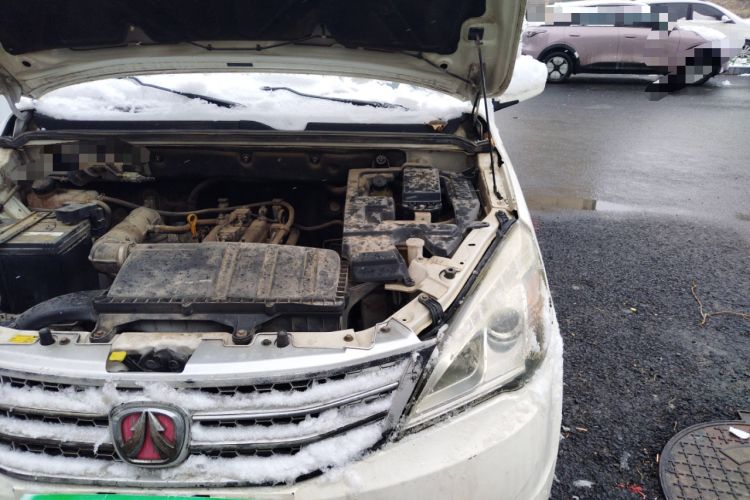 Used BAIC Weiwang M20 2014 1.5L Basic Version DAM15DL Engine Bay Left
