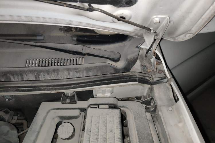 Used BAIC Weiwang M20 2014 1.5L practical type BJ415A Engine Bay Left