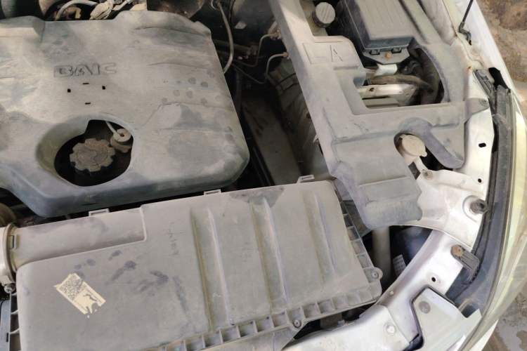 Used BAIC Weiwang M20 2014 1.5L practical type BJ415A Engine Bay Left