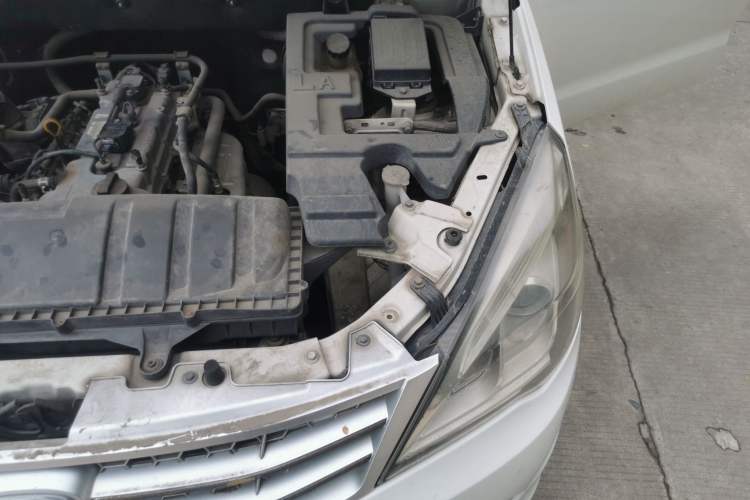 Used BAIC Weiwang M20 2014 1.5L Basic Version DAM15DL Engine Bay Left
