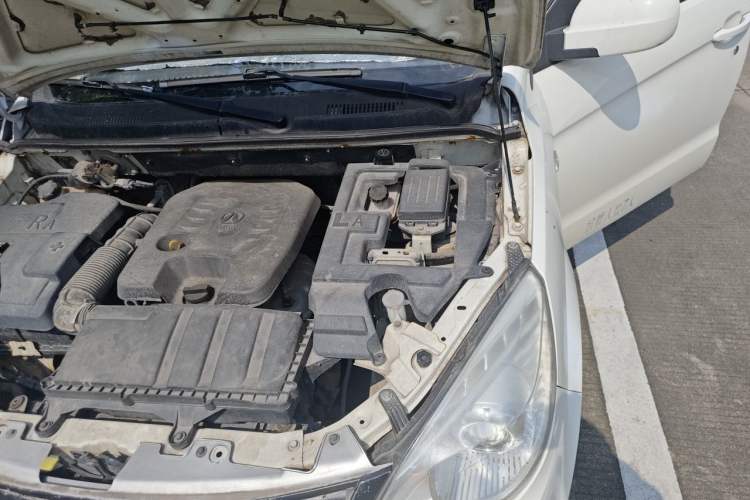 Used BAIC Weiwang M20 2014 1.5L Basic Version DAM15DL Engine Bay Left