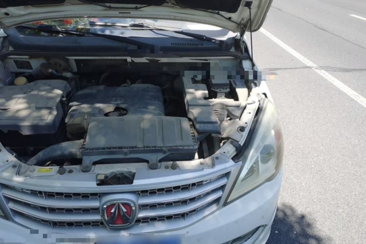 Used BAIC Weiwang M20 2014 1.5L Basic Version BJ415B Engine Bay Left
