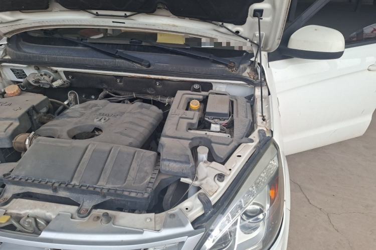 Used BAIC Weiwang M20 2014 1.5L practical type BJ415A Engine Bay Left