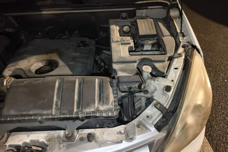 Used BAIC Weiwang M20 2014 1.5L practical type BJ415A Engine Bay Left