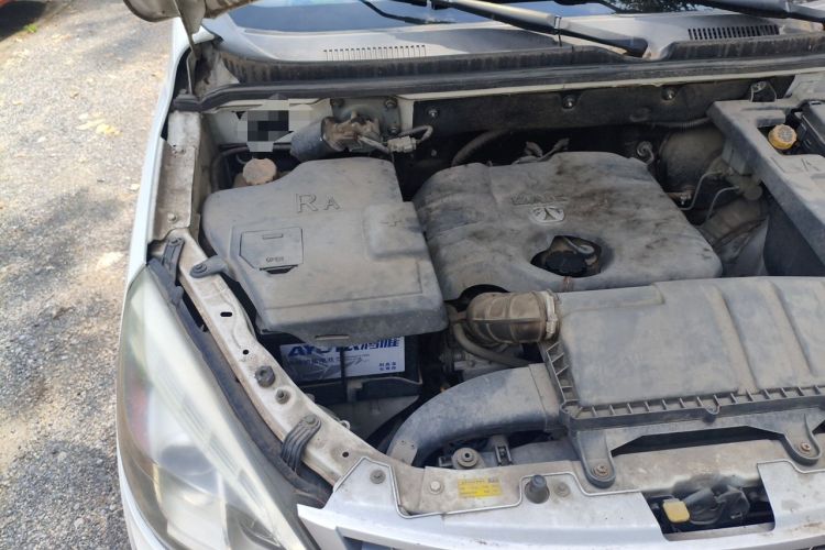 Used BAIC Weiwang M20 2014 1.5L practical type BJ415A Engine Bay Right