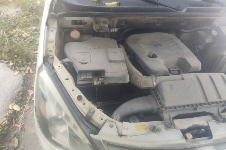 Used BAIC Weiwang M20 2014 1.5L Luxury DAM15DL Engine Bay Right