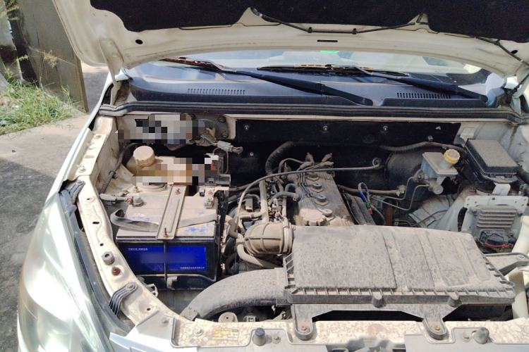 Used BAIC Weiwang M20 2014 1.5L practical type BJ415A Engine Bay Right
