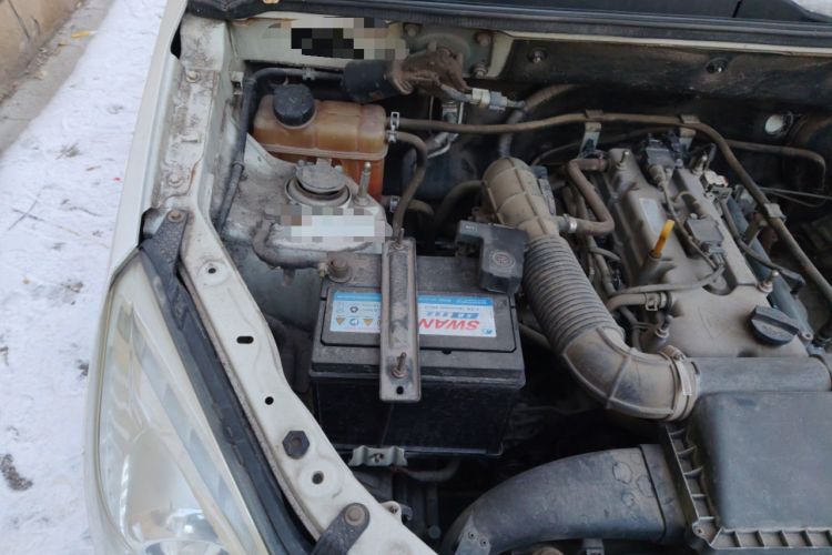 Used BAIC Weiwang M20 2014 1.5L Basic Version DAM15DL Engine Bay Right