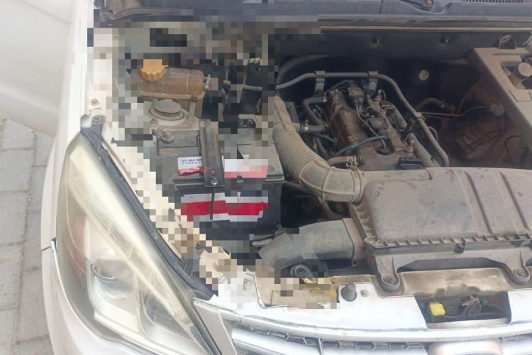 Used BAIC Weiwang M20 2014 1.5L Basic Version DAM15DL Engine Bay Right