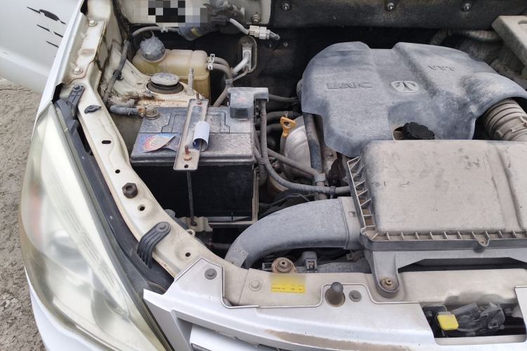 Used BAIC Weiwang M20 2014 1.5L Basic Version BJ415B Engine Bay Right