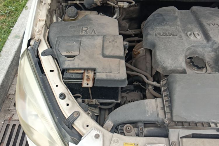 Used BAIC Weiwang M20 2014 1.5L Comfort Version BJ415B Engine Bay Right