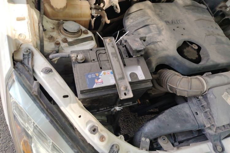 Used BAIC Weiwang M20 2014 1.5L practical type BJ415A Engine Bay Right