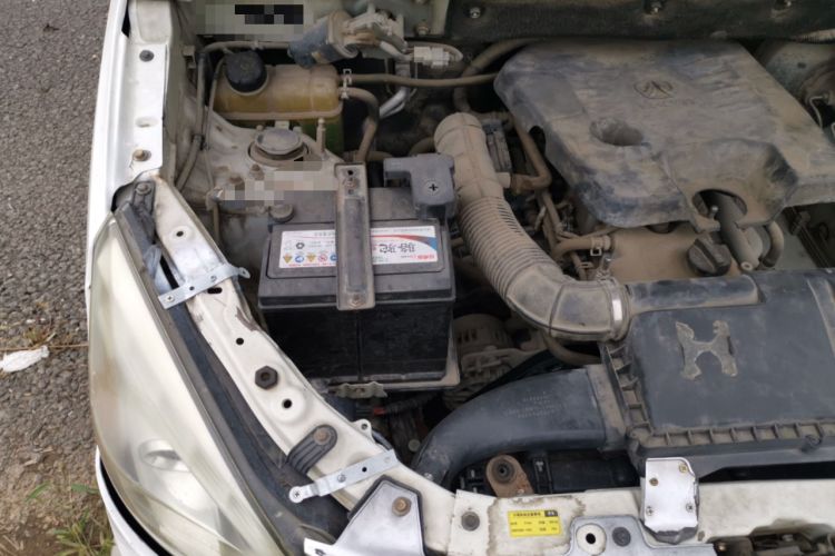 Used BAIC Weiwang M20 2014 1.5L Comfort version DAM15DL Engine Bay Right