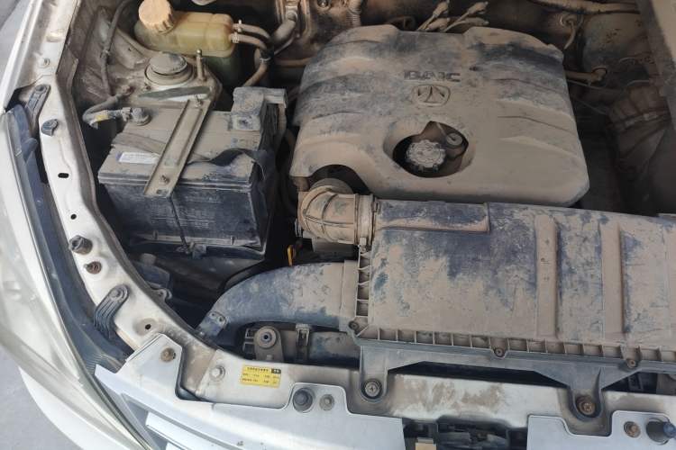 Used BAIC Weiwang M20 2014 1.5L practical type BJ415A Engine Bay Right