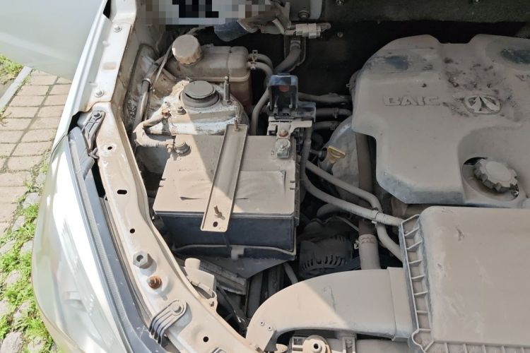 Used BAIC Weiwang M20 2014 1.5L Comfort Version BJ415B Engine Bay Right