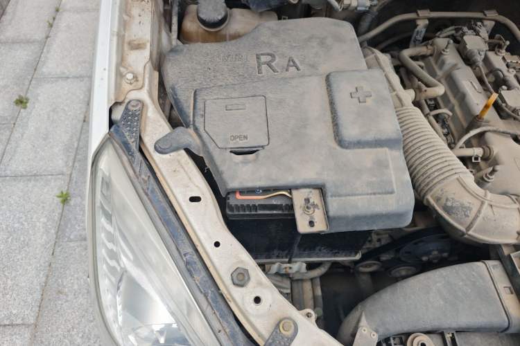 Used BAIC Weiwang M20 2014 1.5L Standard DAM15DL Engine Bay Right
