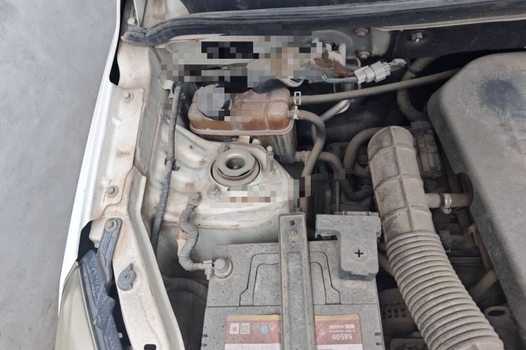Used BAIC Weiwang M20 2014 1.5L Basic Version BJ415B Engine Bay Right